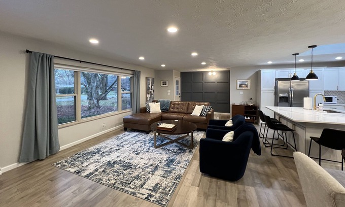 Indianapolis House | Boujee Bungalow by Carmel, minutes to Lucas Oil, Speedway, Ruoff, and Grand Park