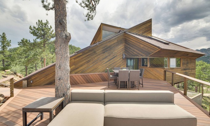 Boulder House | Boulder 'Barrett House' on Mtn Peak w/Hot Tub