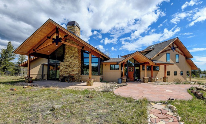 Boulder House | Boulder Colorado CU Sugarloaf Mountain Vacation Home
