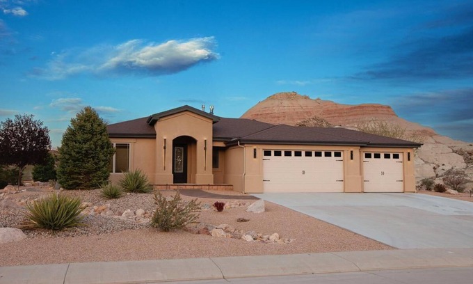 Redlands House | Boulder Luxury 2Bed/2Bath w/Hot Tub
