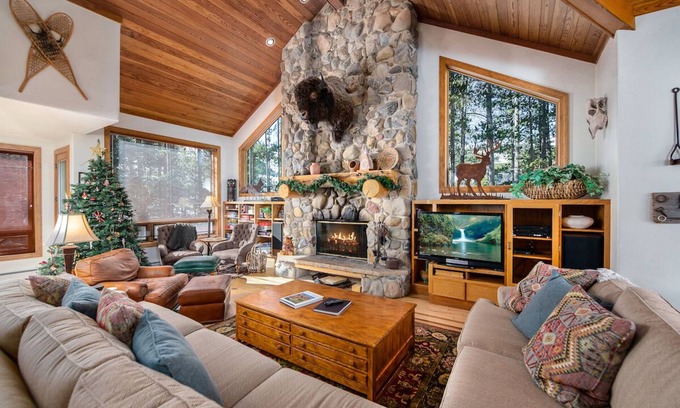 Boulder Ridge House | Boulder Ridge Lodge: Huge Ski-In Home, Sleeps 16