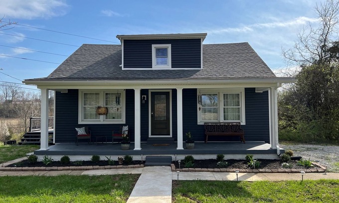 Bardstown Cottage | Bourbon Country Cottage - perfect for exploring the Bourbon Trail
