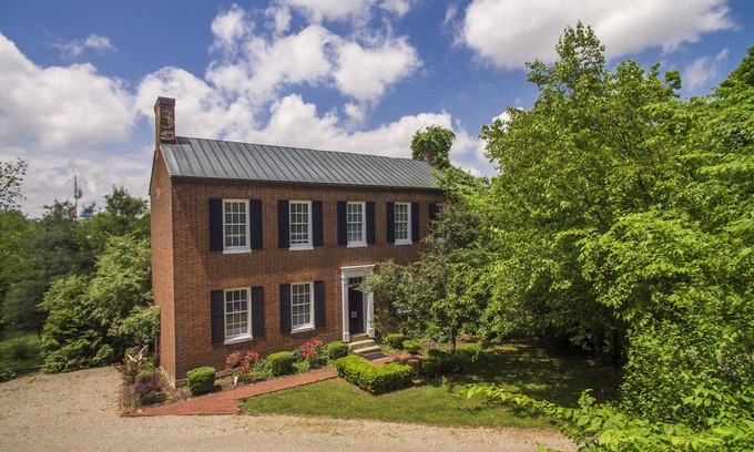 Bardstown Bed & Breakfast | BOURBON TRAIL: Bardstown 3 bedroom/3 bath cottage, park setting, walk to downtown