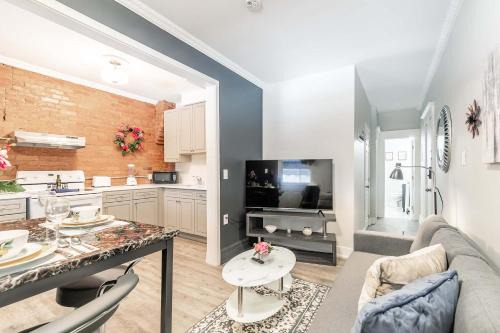 Central Hamilton Apartment | Boutique 2BR Apartment on James St North Sleeps 6