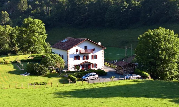 Aldudes Bed & Breakfast | Boutique B&B Maison Aguerria