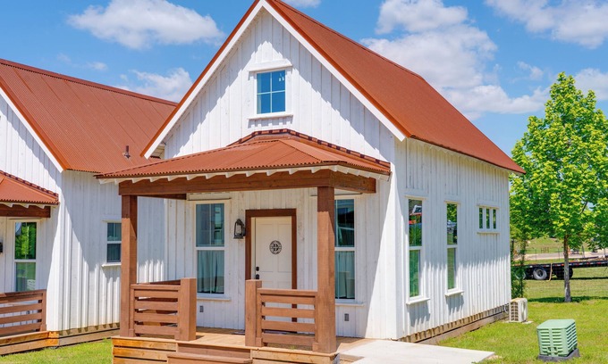 Driftwood Cabin | Boutique Family Suite Cabin Lodging & Event Resort - Cedar Break at Howard Ranch