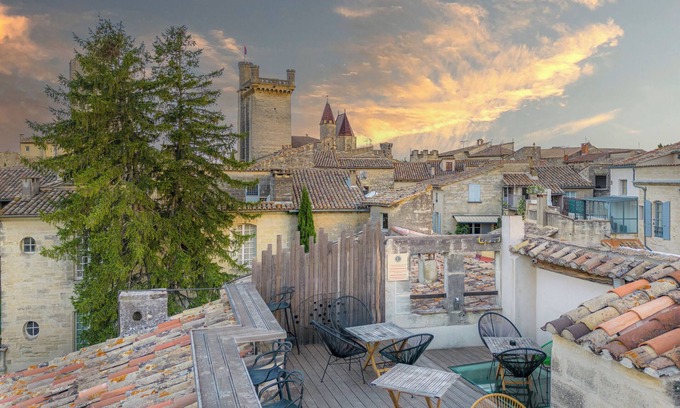 Uzes Hotel | Boutique Hôtel Entraigues