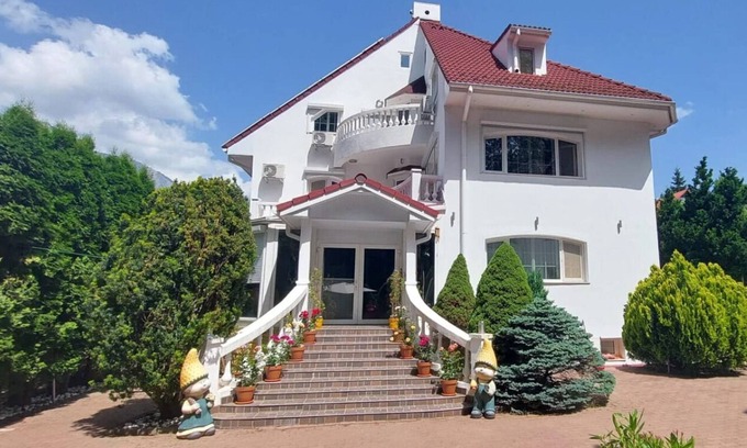Busteni Villa | Boutique Hotel Club Austria