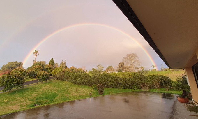 Kerikeri Bed & Breakfast | Boutique Kerikeri Bed & Breakfast (no kitchen) 5 minutes walk to town.