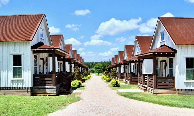 Driftwood Cabin | Boutique Lodging Cabin Home & Event Resort - Cedar Break at Howard Ranch