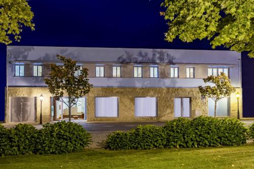 Molares Bed & Breakfast | Boutique Mouras
