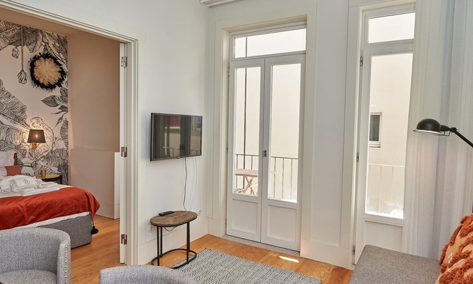 Centro / Baixa Apartment | Boutique Rentals- Flores Classic w/balcony