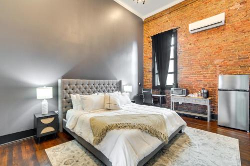 Marshall Apartment | Boutique Studio Stay in the Heart of Marshall!