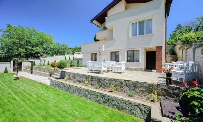 Varna Villa | Boutique Villa BayWatch, Sea & Forest View from 3 Terraces, 8min to the beach