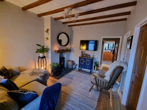 Margam House | Bow Cottage