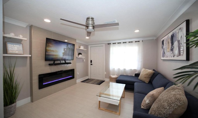 Englewood House | Bow-Tie Suite