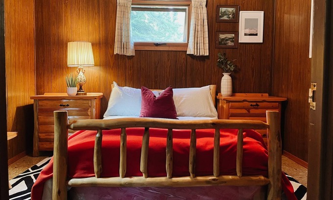 Sioux Narrows Nestor Falls Cabin | Bowerbird Beach Camp Cabin #6