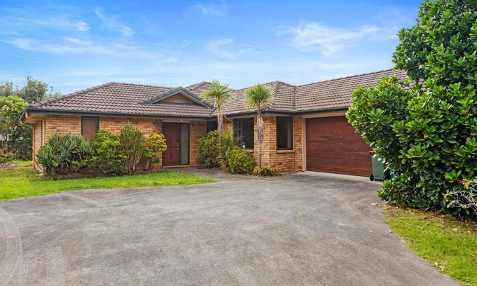 Bowentown House | Bowentown Bach - Waihi Beach Holiday Home