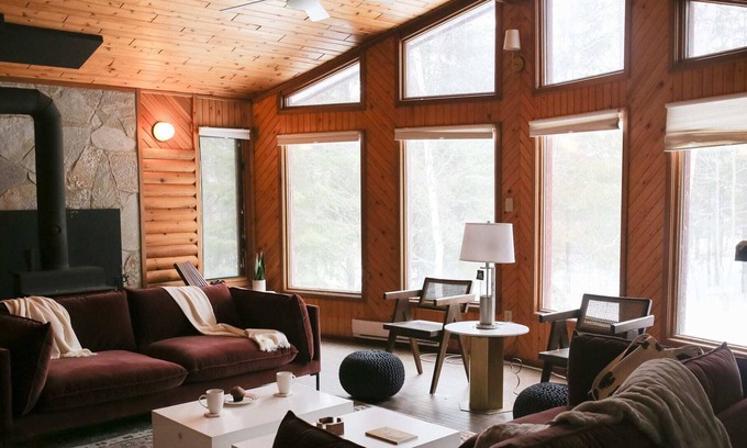 Lester Beach Cabin | Bowerbird Stays Cozy Log Cabin