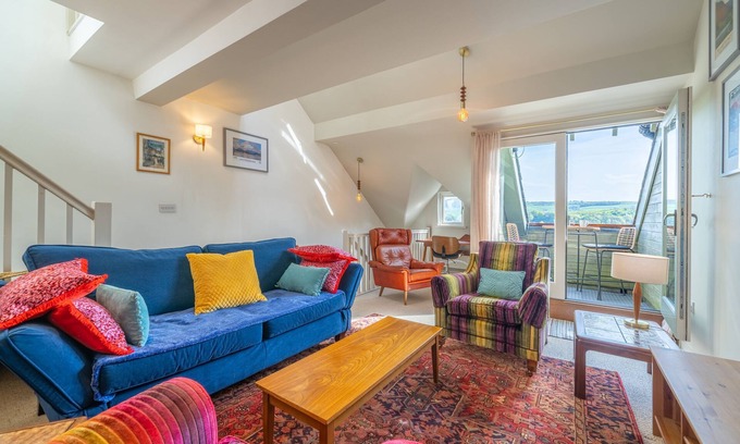 Kendal House | Bowling Fell Cottage - Kendal Townhouse with Views