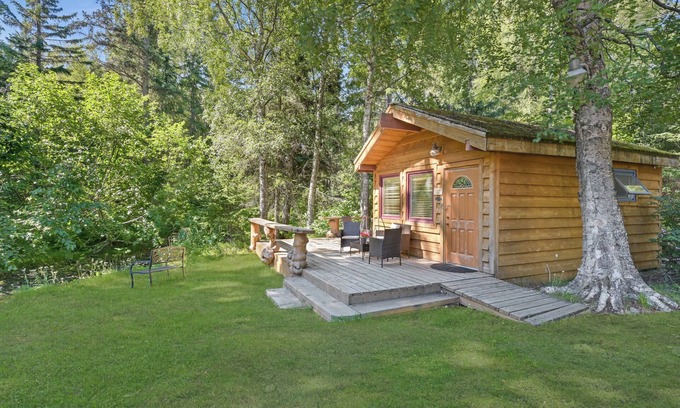 Hope Cabin | Bowman's Cabin - a private cabin in Hope, Alaska right on Bear Creek