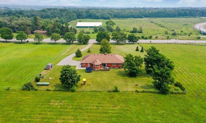 Hampton House | Bowmanville Event Place