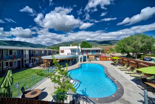 Okanagan-Similkameen Hotel | Bowmont Motel