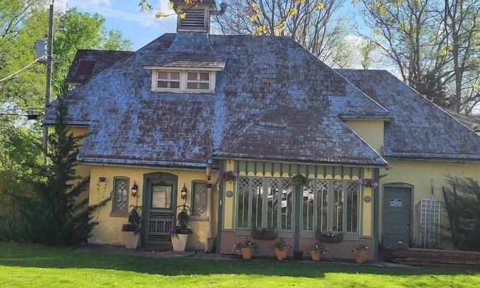 Keokuk House | Box Cottage