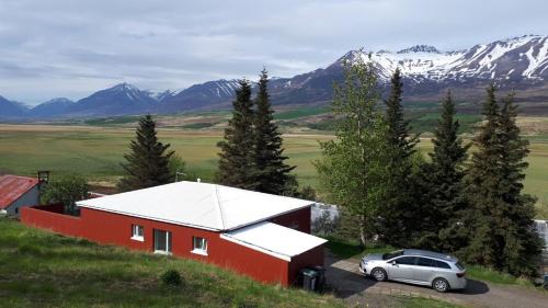 Eyjafjaroarsveit House | Brúnalaug Guesthouse - Holiday Home