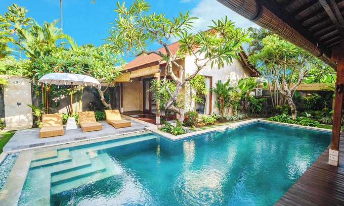 Berawa Villa | BR3001 - 3 Bedroom walk to Beach Canggu/Berawa