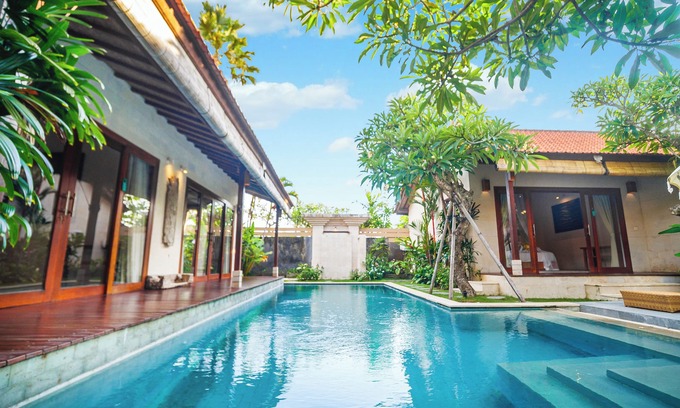 Berawa Villa | BR3002 - 3 Bedroom walk to Beach Canggu/Berawa