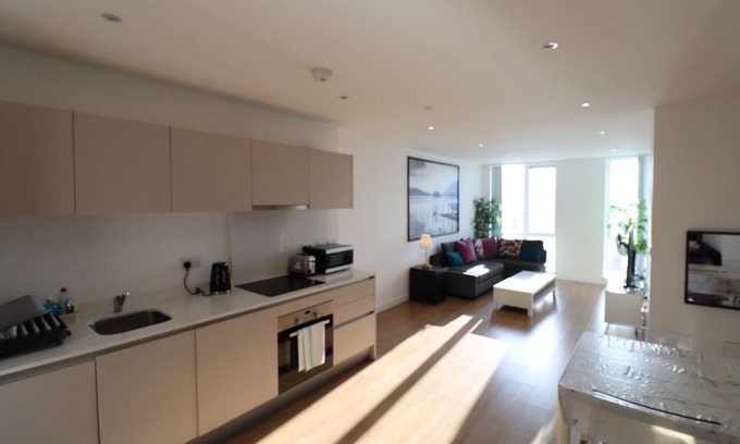 Bracknell Apartment | Bracknell Breath Taking Two Bedroom Apartment