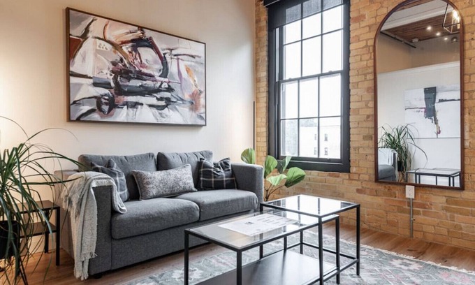 Stratford Apartment | Bradshaw Lofts: Sundara Mahal