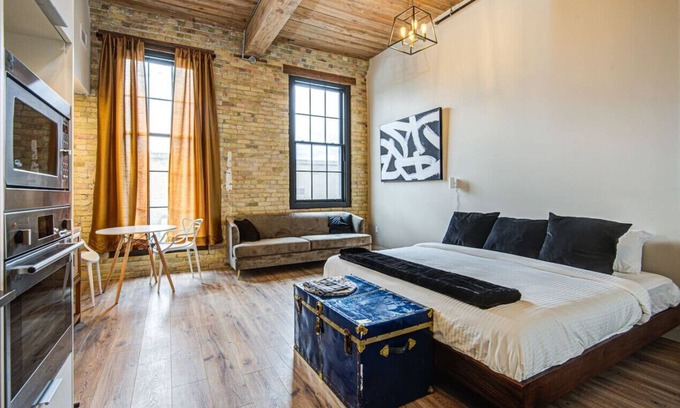 Stratford Apartment | Bradshaw Lofts: The Belfast