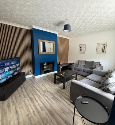 Billingham House | Braemar House - 3 Bedroom, Sleeps 5
