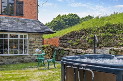 Liskeard House | Bramble Cottage - Duloe