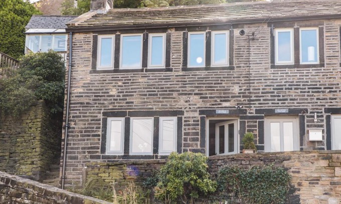 Hepworth House | Bramble Cottage