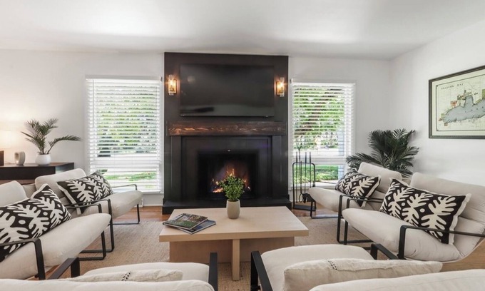 Fontana-on-Geneva Lake House | Brand new renovated home in Fontana!