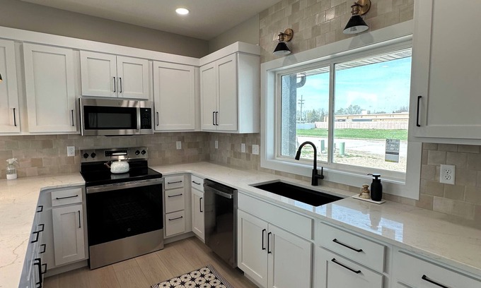 Grand Island House | Brand New 3-bedroom house in Grand Island 1 mile from Fonner Park