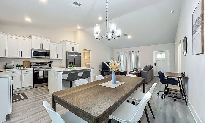 Ocala House | Brand New 3BR, 2BA, Sleeps 8, Near Key Sights