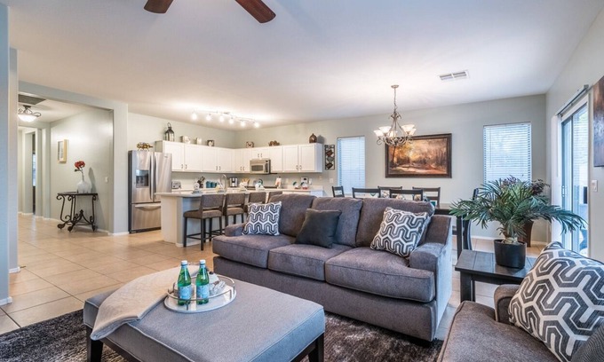 Gilbert House | BRAND NEW AC - Sleeps 12 - Pet Friendly in Gilbert near Loop 202!