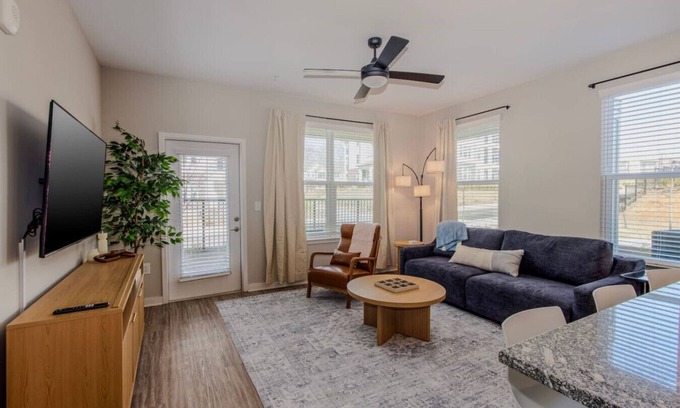 Athens Apartment | Brand new apartment, 10 minutes from Downtown w/Pool|Wi-Fi|Publix|Free Parking