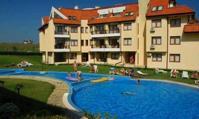 Avren Apartment | Brand New Apartment with pool, gym and playground