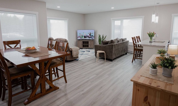 Whitehorse Condo | Brand New Bright, Spacious Corner Unit, 5 minutes from downtown.