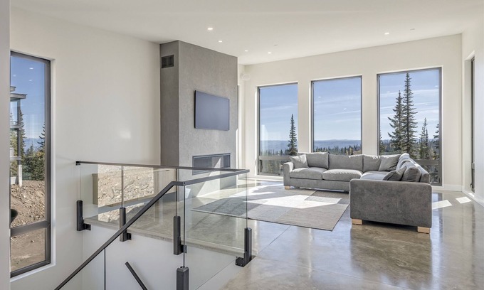 Silver Star Mountain House | Brand new home with king bed, double garage, media room and amazing views