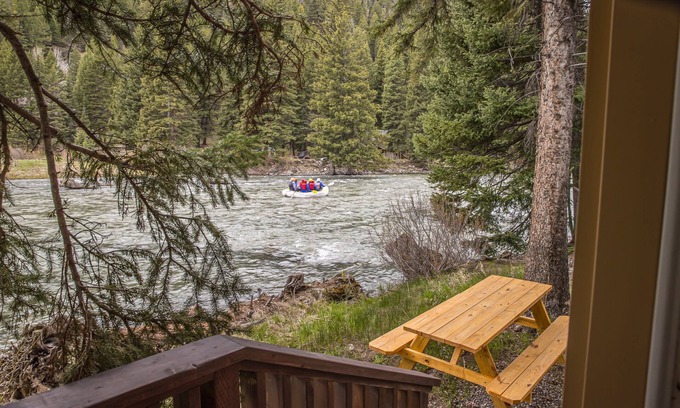 Gallatin Gateway Cabin | Brand new cabin on Gallatin River w/access to fly fishing