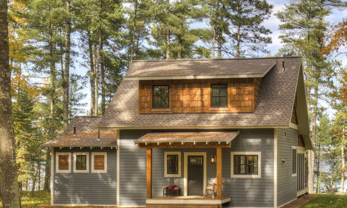 Hackensack House | Brand New Coastal Style Lakehouse TEN MILE LAKE