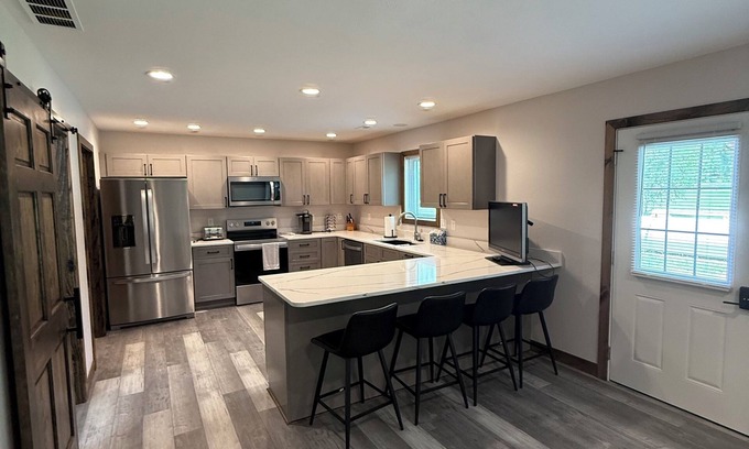 Neligh Condo | Brand new condo with AC in charming Neligh