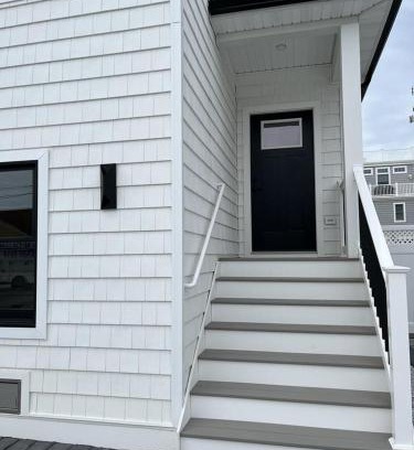 North Beach Haven Apartment | Brand New Construction For 2024! 5 Bedroom Townhome!