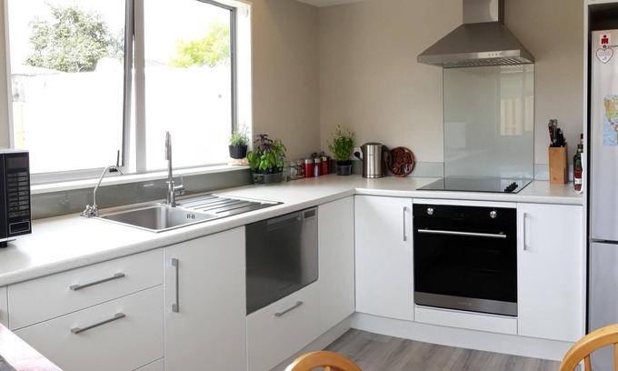 Beachlands House | Brand New Cottage by the Sea